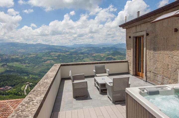 Titano Suites San Marino Buitenkant foto