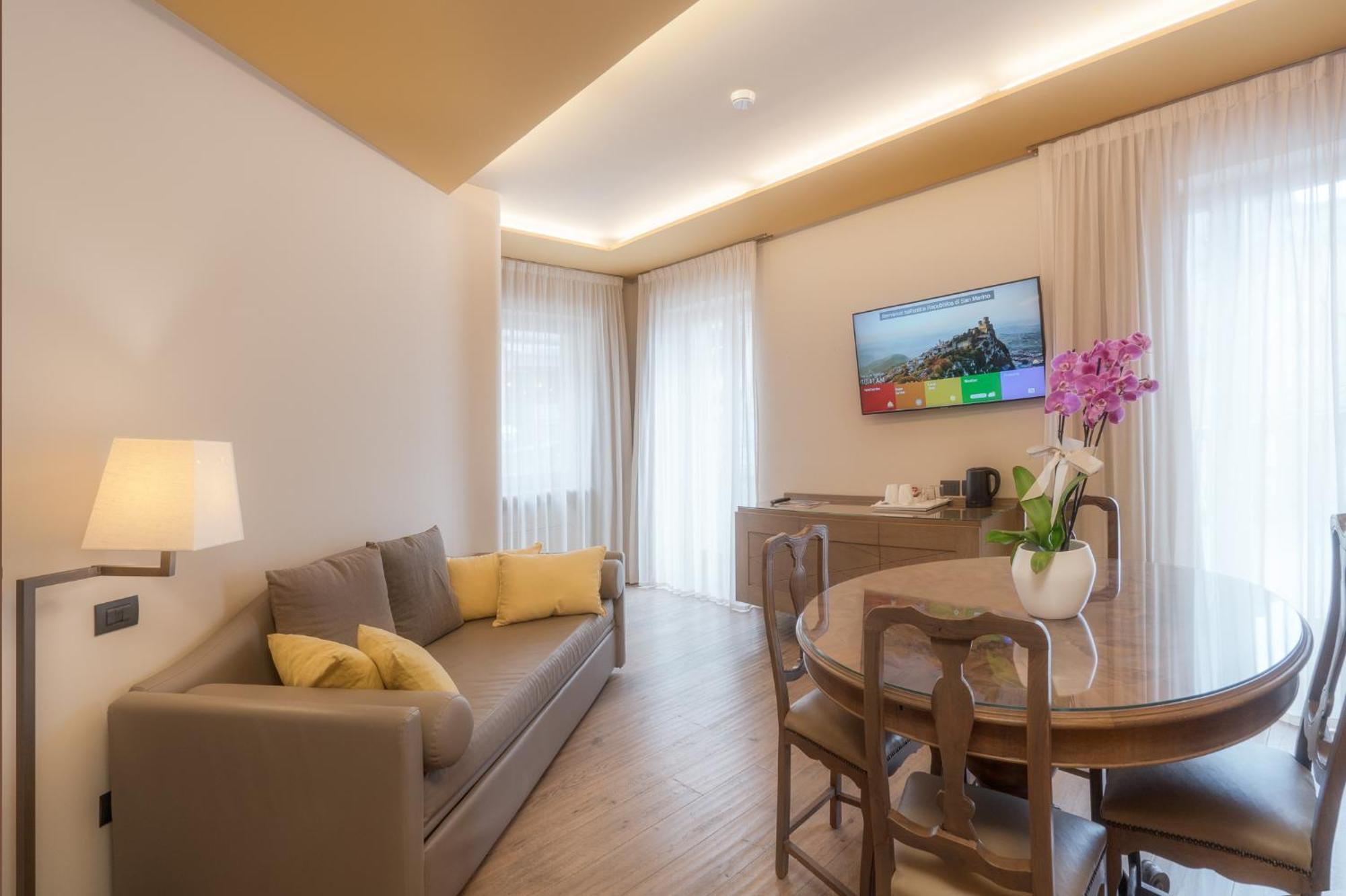 Titano Suites San Marino Buitenkant foto