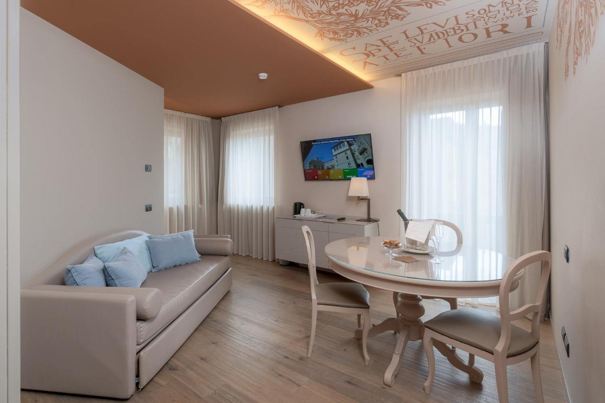 Titano Suites San Marino Buitenkant foto