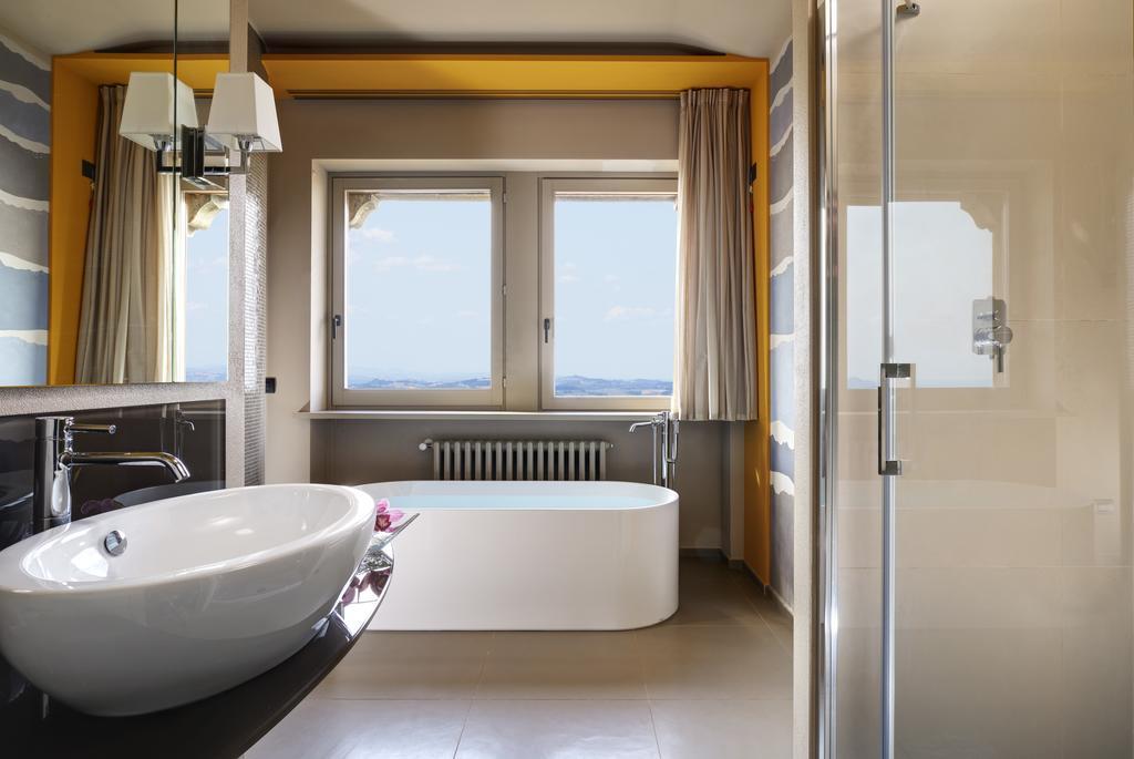 Titano Suites San Marino Kamer foto