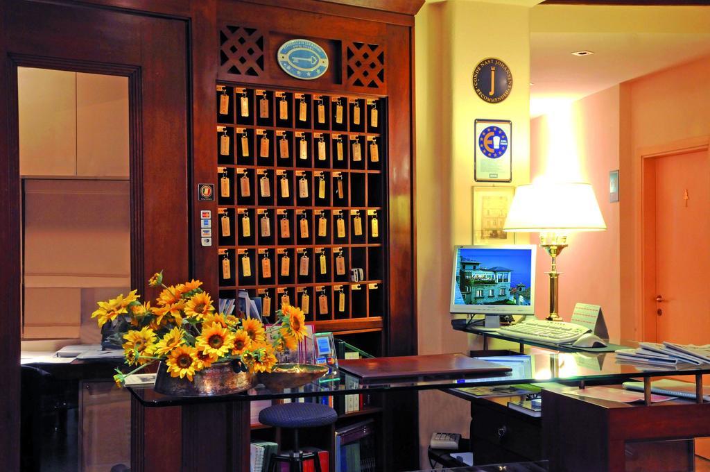 Titano Suites San Marino Buitenkant foto