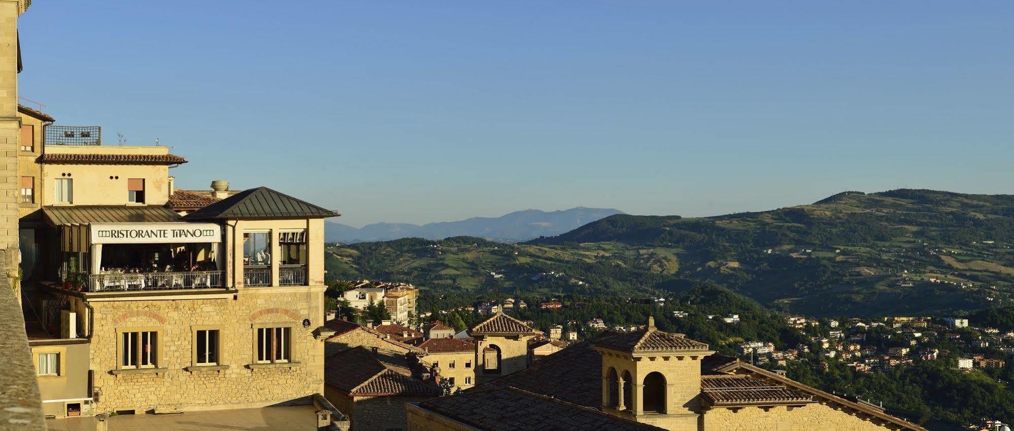 Titano Suites San Marino Buitenkant foto