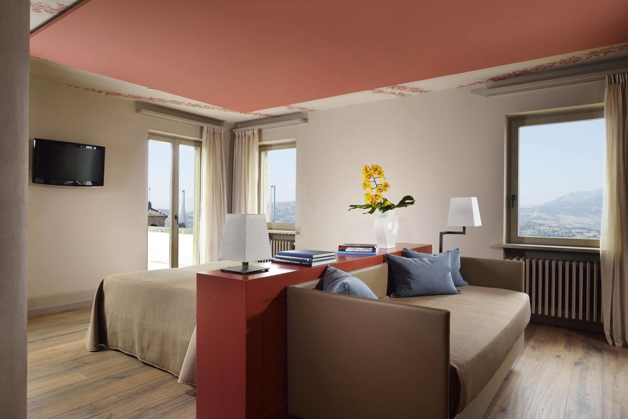 Titano Suites San Marino Buitenkant foto