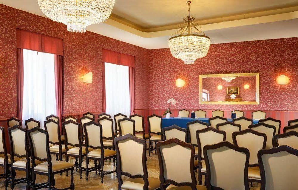 Titano Suites San Marino Buitenkant foto